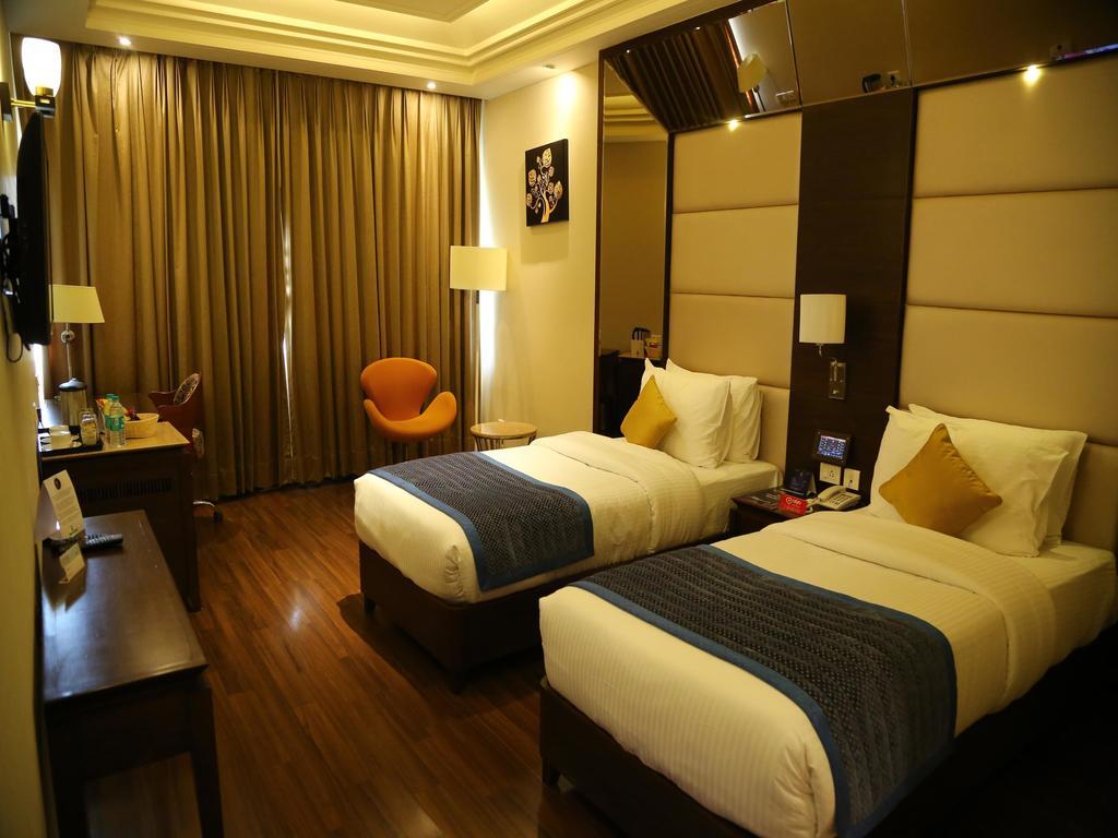 Oyo Premium Panchkula Sector 5 Hotel ห้อง รูปภาพ