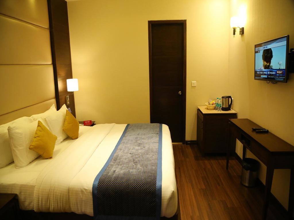Oyo Premium Panchkula Sector 5 Hotel ห้อง รูปภาพ