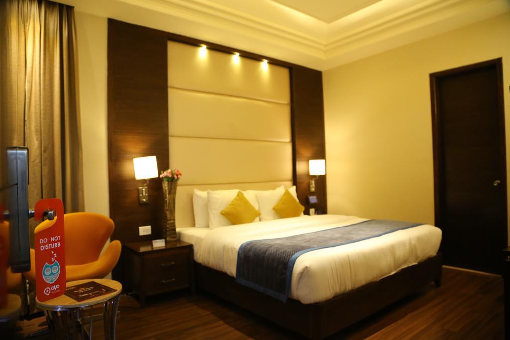 Oyo Premium Panchkula Sector 5 Hotel ภายนอก รูปภาพ
